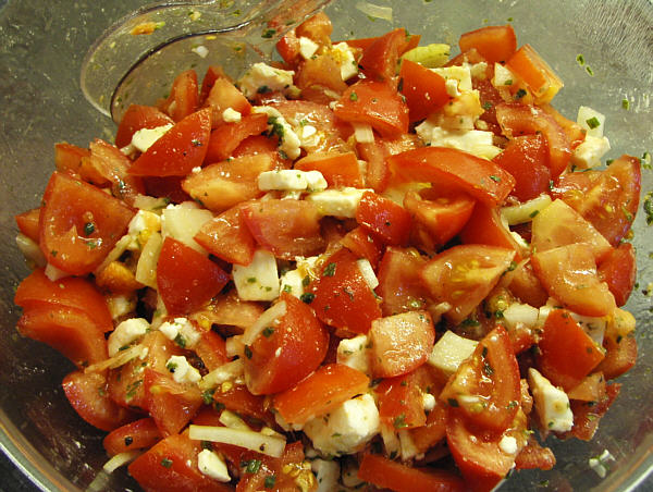 Tomaten-Schafskäse-Salat | Nerd am Herd